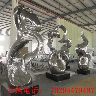 不锈钢扭曲镜面圆环雕塑