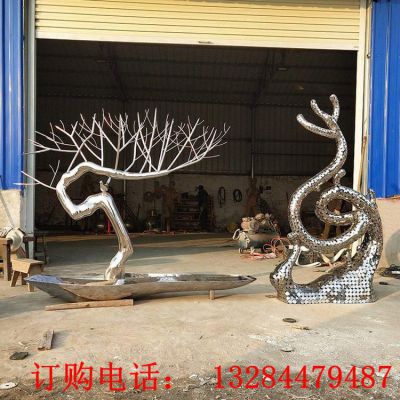 不锈钢镜面树雕塑