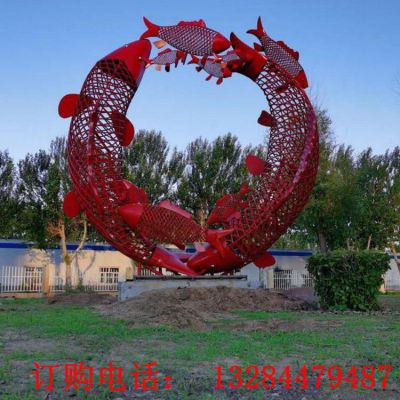 不锈钢圆环镂空鱼雕塑