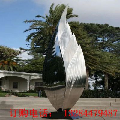 不锈钢镜面花苞雕塑