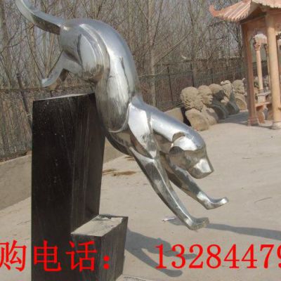 不锈钢镜面豹子雕塑