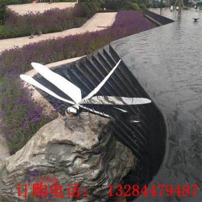 不锈钢镜面蜻蜓雕塑