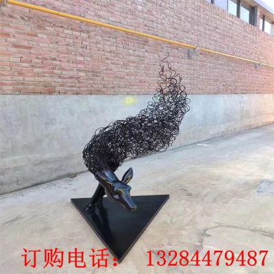 不锈钢半身拉丝鹿雕塑