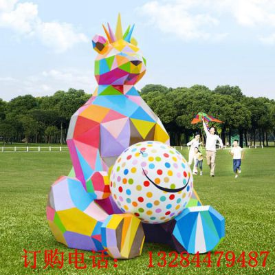 不锈钢几何彩绘熊雕塑