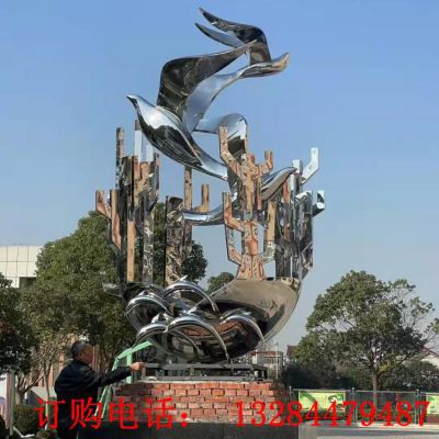 不锈钢镜面飞鸽雕塑
