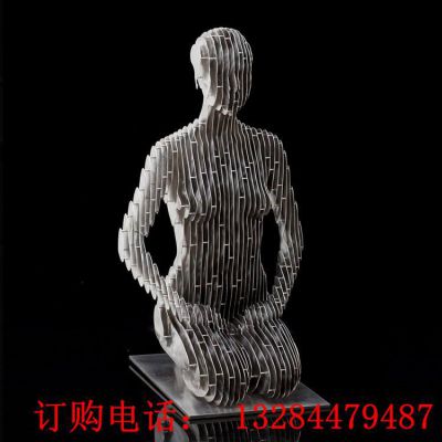 不锈钢切片人物跪地雕塑