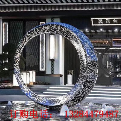 不锈钢镜面圆环雕塑