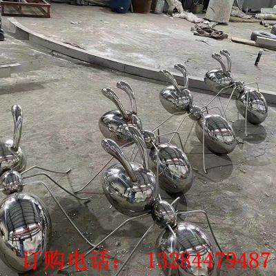 不锈钢镜面蚂蚁雕塑
