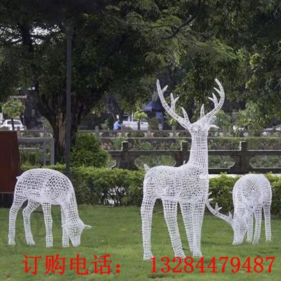 不锈钢镂空鹿雕塑