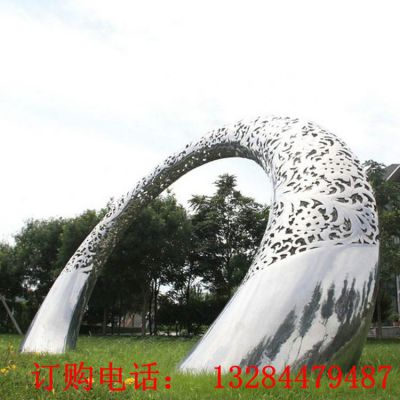 大型镜面半圆雕塑