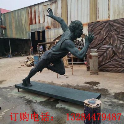 铸铜人物奔跑雕塑