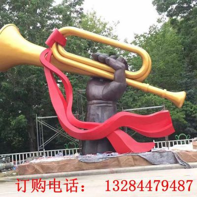 铸铜手拿号角雕塑