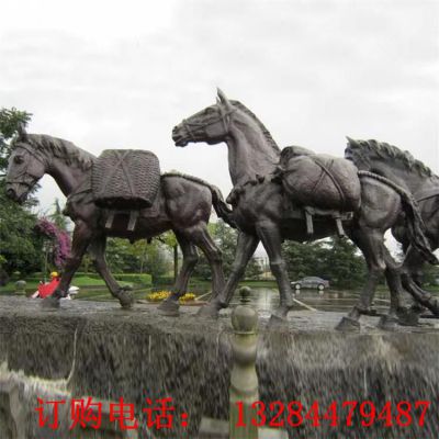 铸铜托粮食马雕塑