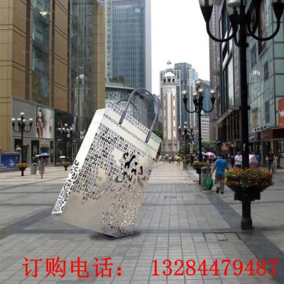 不锈钢袋子雕塑