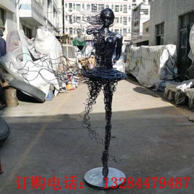 不锈钢抽象拉丝少女雕塑