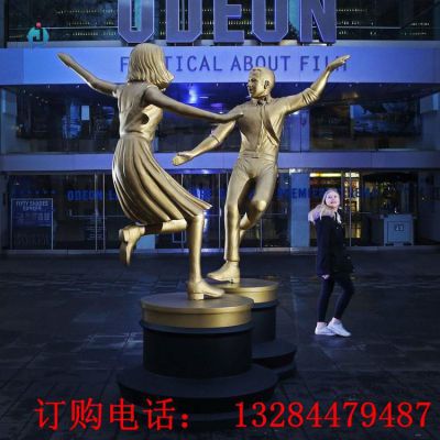 铸铜双人舞雕塑