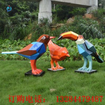 不锈钢彩绘几何鸟雕塑