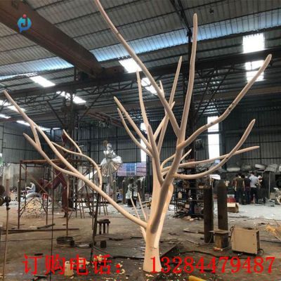 不锈钢树干雕塑