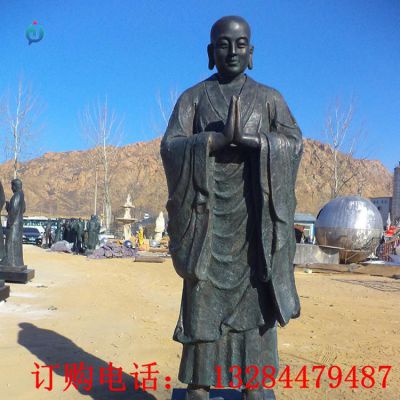 铸铜僧人雕塑