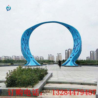 不锈钢蓝色拱门雕塑