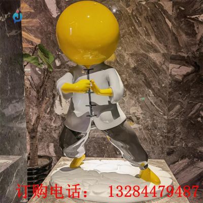 不锈钢黄豆打太极雕塑