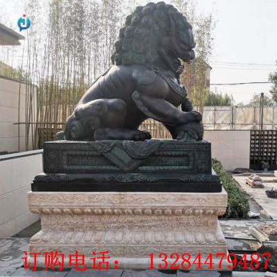  铸铜狮子雕塑