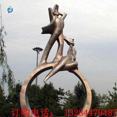 铸铜圆环人物雕塑