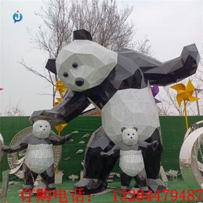 不锈钢几何熊猫雕塑