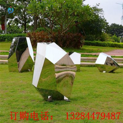不锈钢几何镜面石雕塑