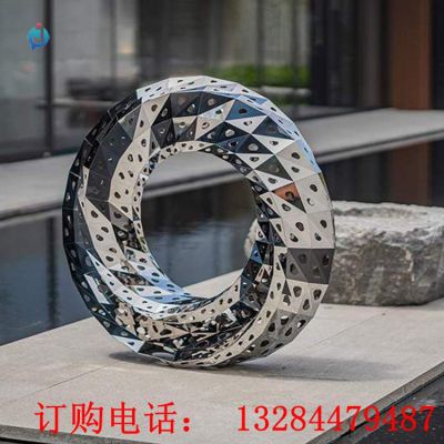 不锈钢几何圆环雕塑