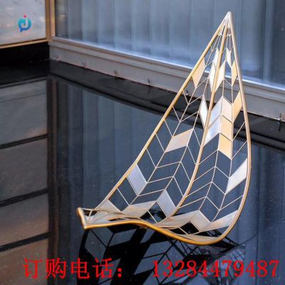 不锈钢镂空树叶雕塑