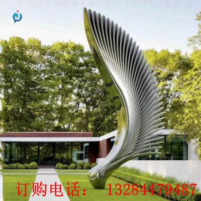 不锈钢翅膀雕塑