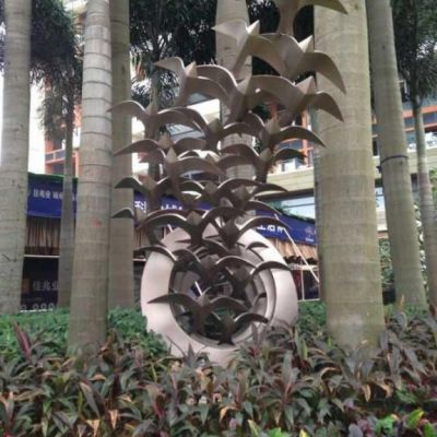 不锈钢圆环飞鸽雕塑