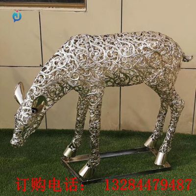 不锈钢镂空小鹿雕塑