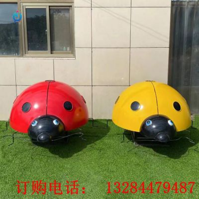 不锈钢彩绘瓢虫雕塑