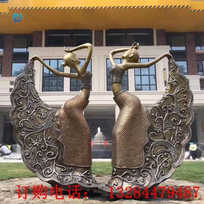 铸铜少数民族跳舞雕塑