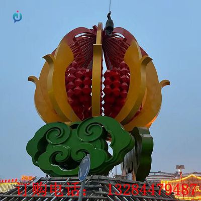 不锈钢抽象石榴雕塑