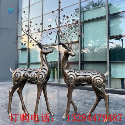 铸铜梅花鹿雕塑