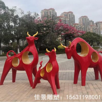 不锈钢镂空牛雕塑