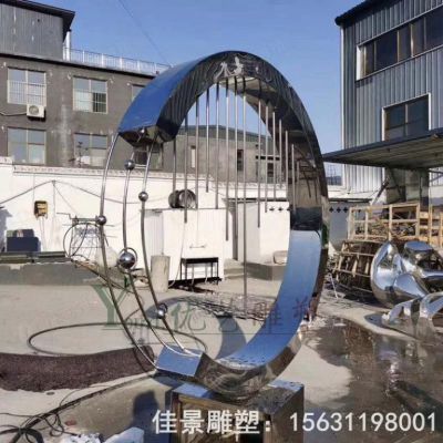 不锈钢镜面抽象圆环水帘雕塑