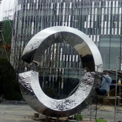 不锈钢镜面拼接圆环雕塑