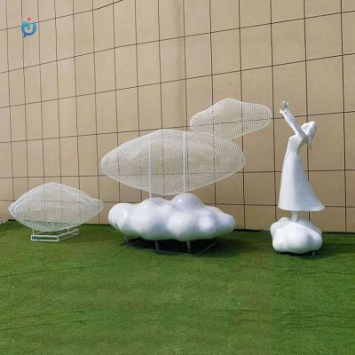 镂空云朵不锈钢雕塑