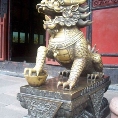 金色麒麟动物标志铜雕
