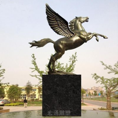 展翅马动物抽象铜雕