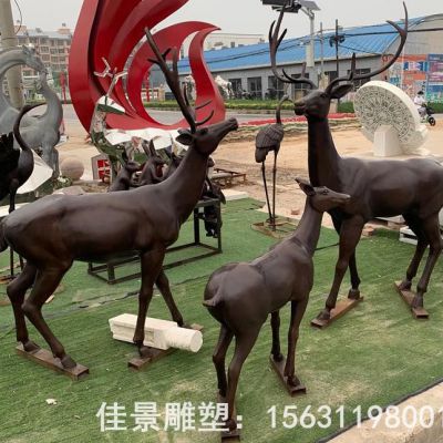 群鹿城市动物铜雕