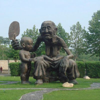 祖孙俩聊天公园人物铜雕