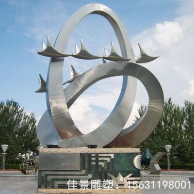 不锈钢镜面飞鸽雕塑