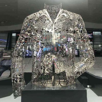 不锈钢字母衣服景观雕塑