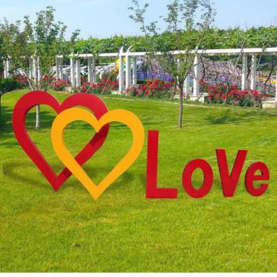 不锈钢love标志雕塑
