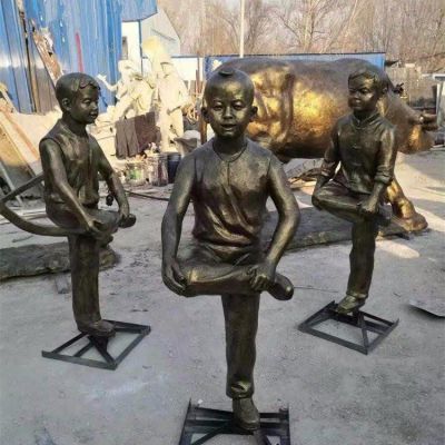 公园撞拐景观铜雕